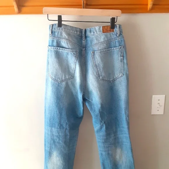Distressed high rise jeans size 6 - Picture 2 of 8